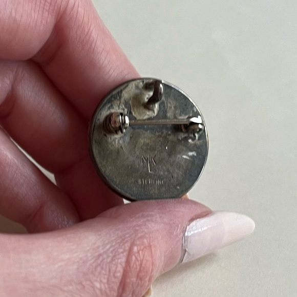 Spiderweb Pearl Pendant, Southwestern Inlay Mother of Pearl Brooch, Signed - Picture 4 of 10